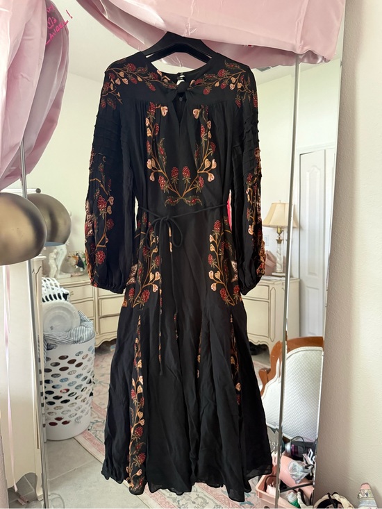 FARM Rio Dresses & Skirts - FARM Rio Berry Garden dress